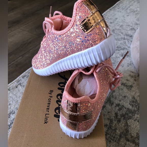 🆕 Women’s Forever by Forever Link Sneakers - Picture 3 of 11